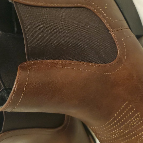Men's Brown Western Chelsea Boots - Picture 3 of 14